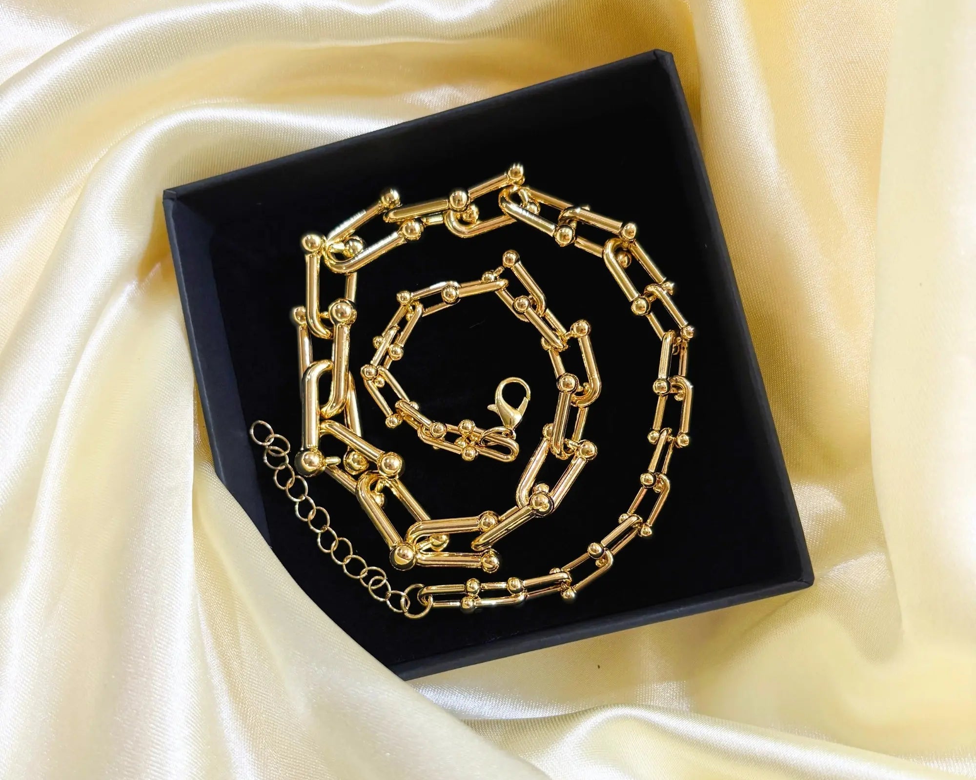 Salve Chunky Chain Link Gold Necklace - Salve