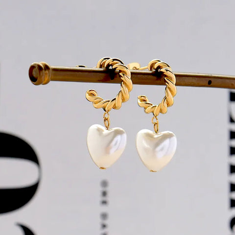 Salve ‘Te Amo’ Twisted Half Hoop Pearl Heart Drop Gold Earrings