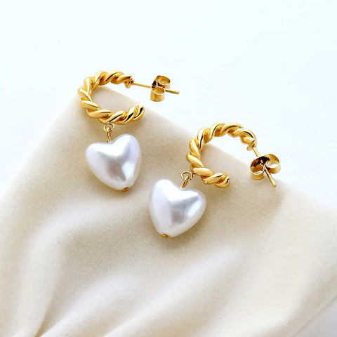 Salve ‘Te Amo’ Twisted Half Hoop Pearl Heart Drop Gold Earrings