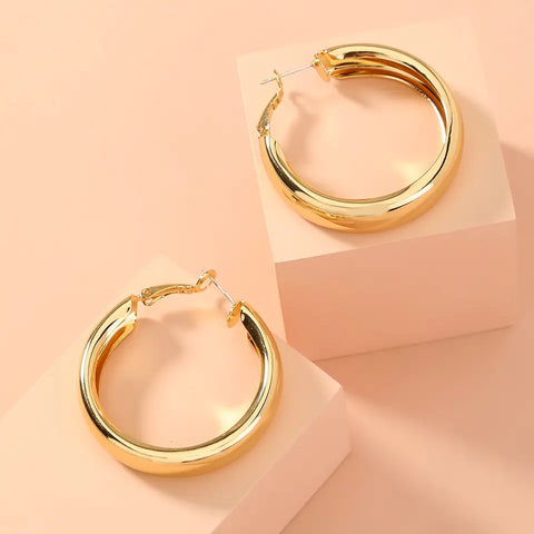 Salve ‘Bewitch’ Mid-Sized Flat Tube Minimal Hoop Earrings