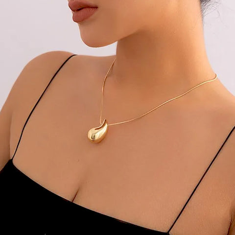 Salve ‘Sleek’ Bottega-Inspired Anti-Tarnish Teardrop Pendant Necklace