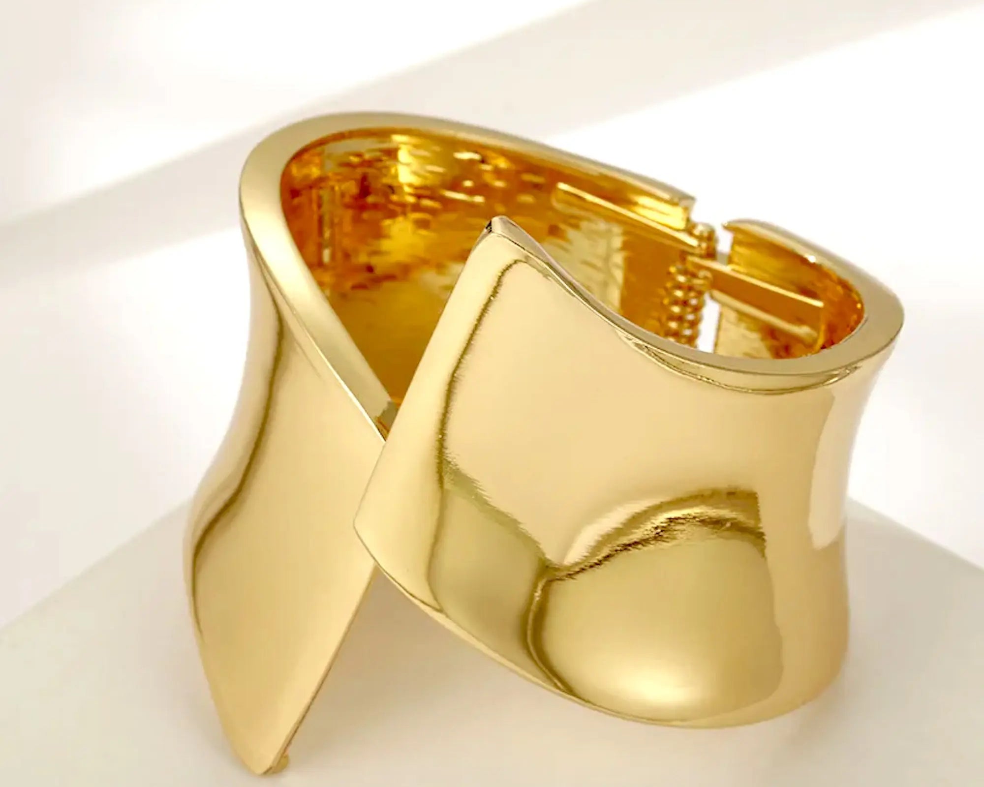 Salve Anti-Tarnish Wide Front-Open Grooved Gold Plated Bracelet - Salve