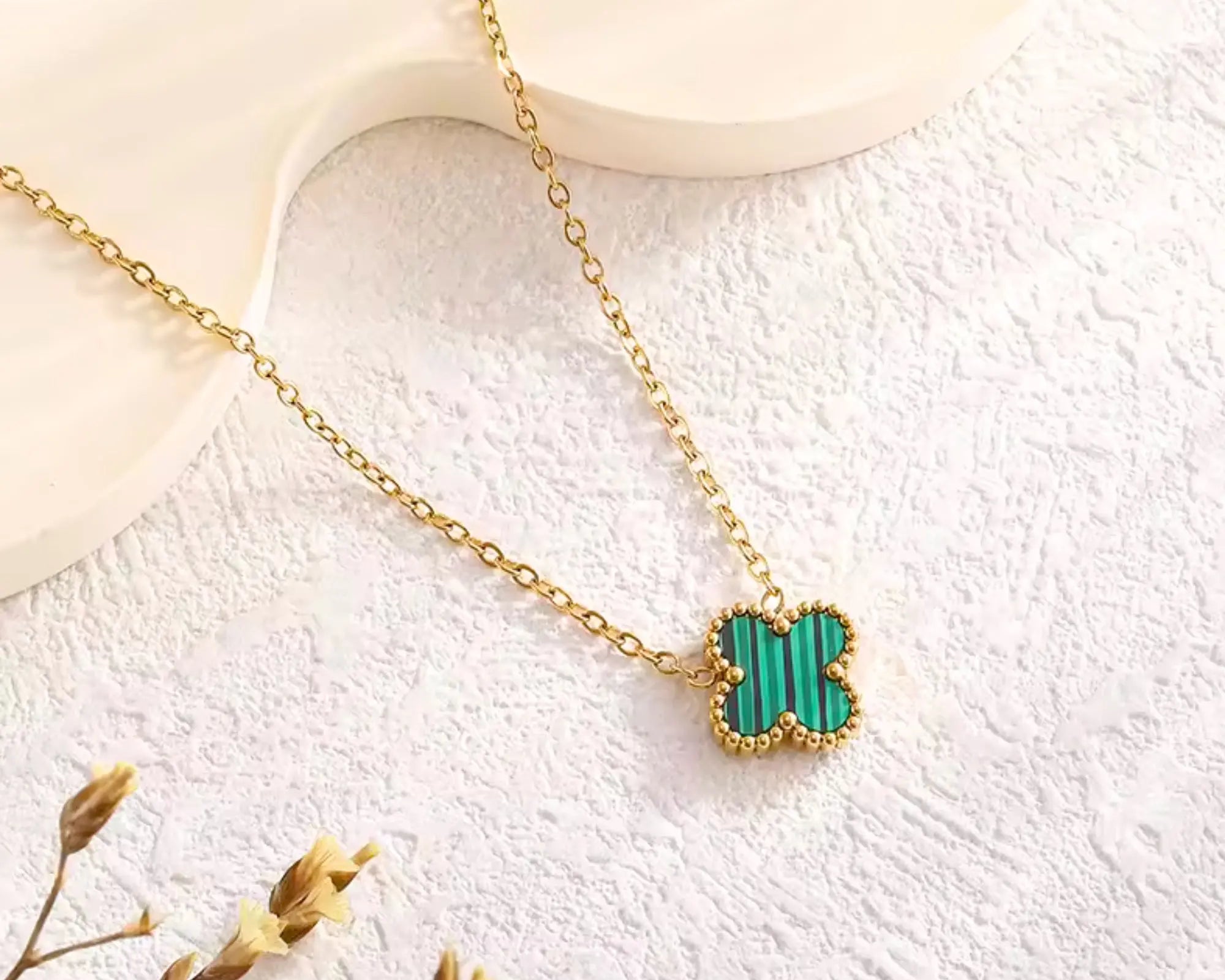 Salve Green Clover Pendant for Women - Salve