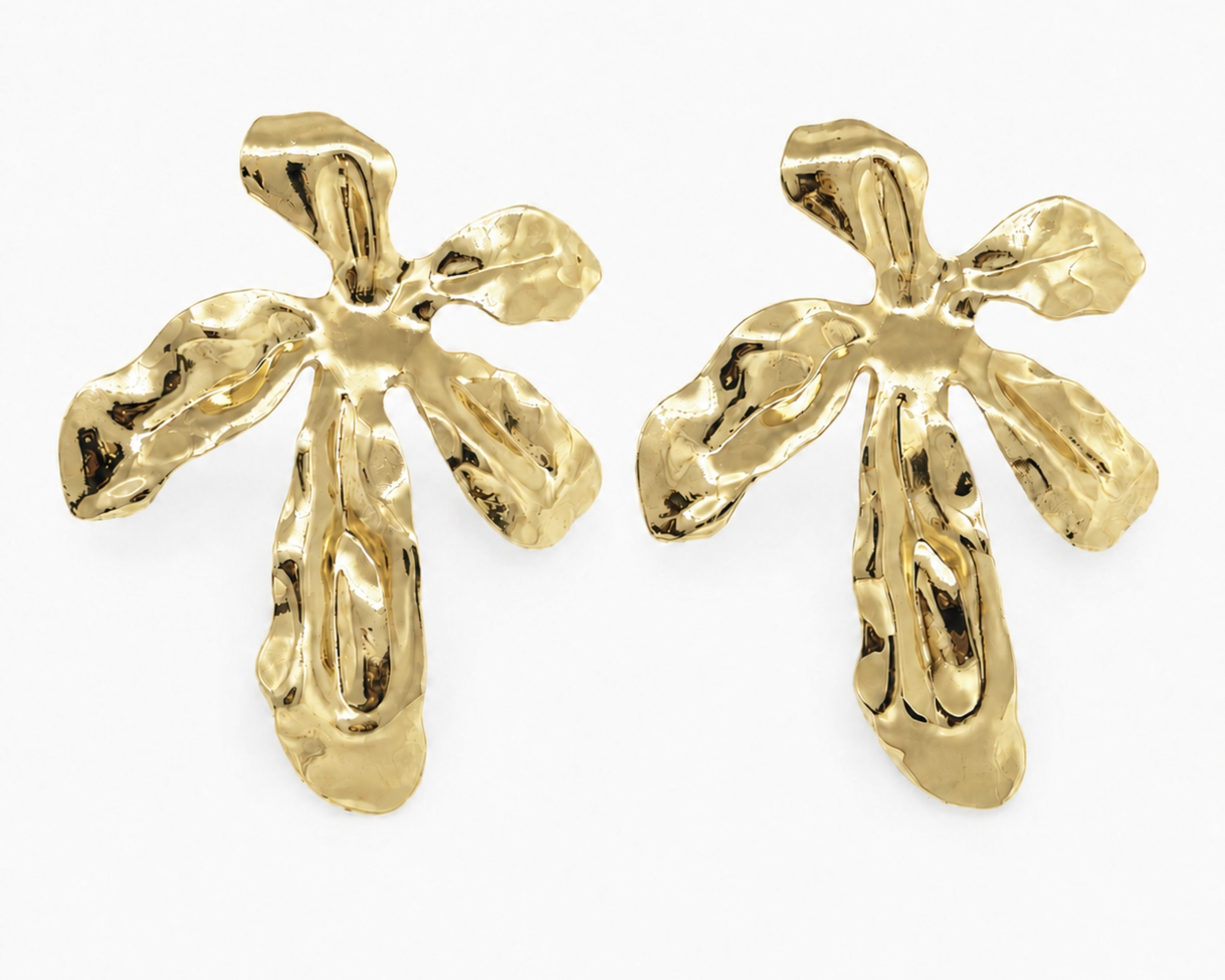 Salve big statement flower earrings with vibrant petal design and gold-tone metal hooks, perfect for bold accessory styles.