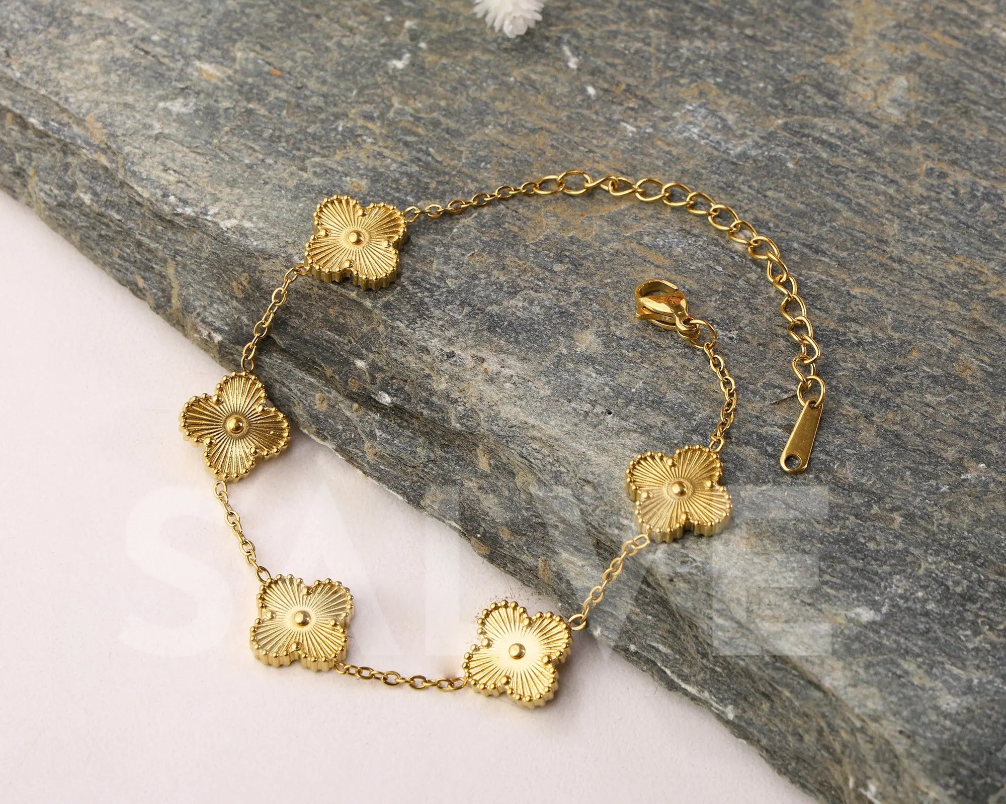 Salve Gold-Toned Clover Bracelet - Salve