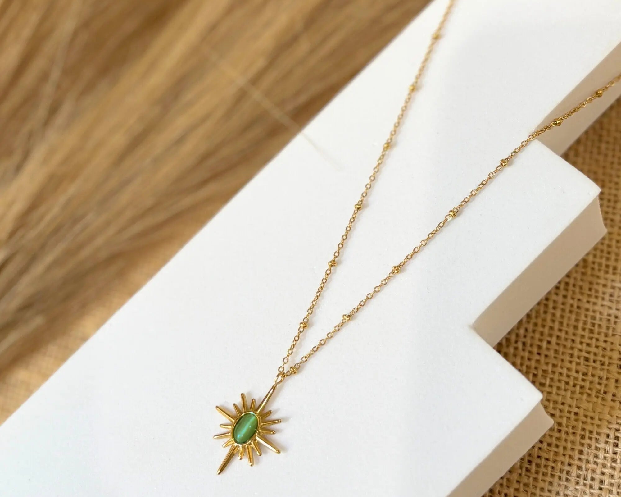 Salve Mona Lisa Green Star Pendant - Salve