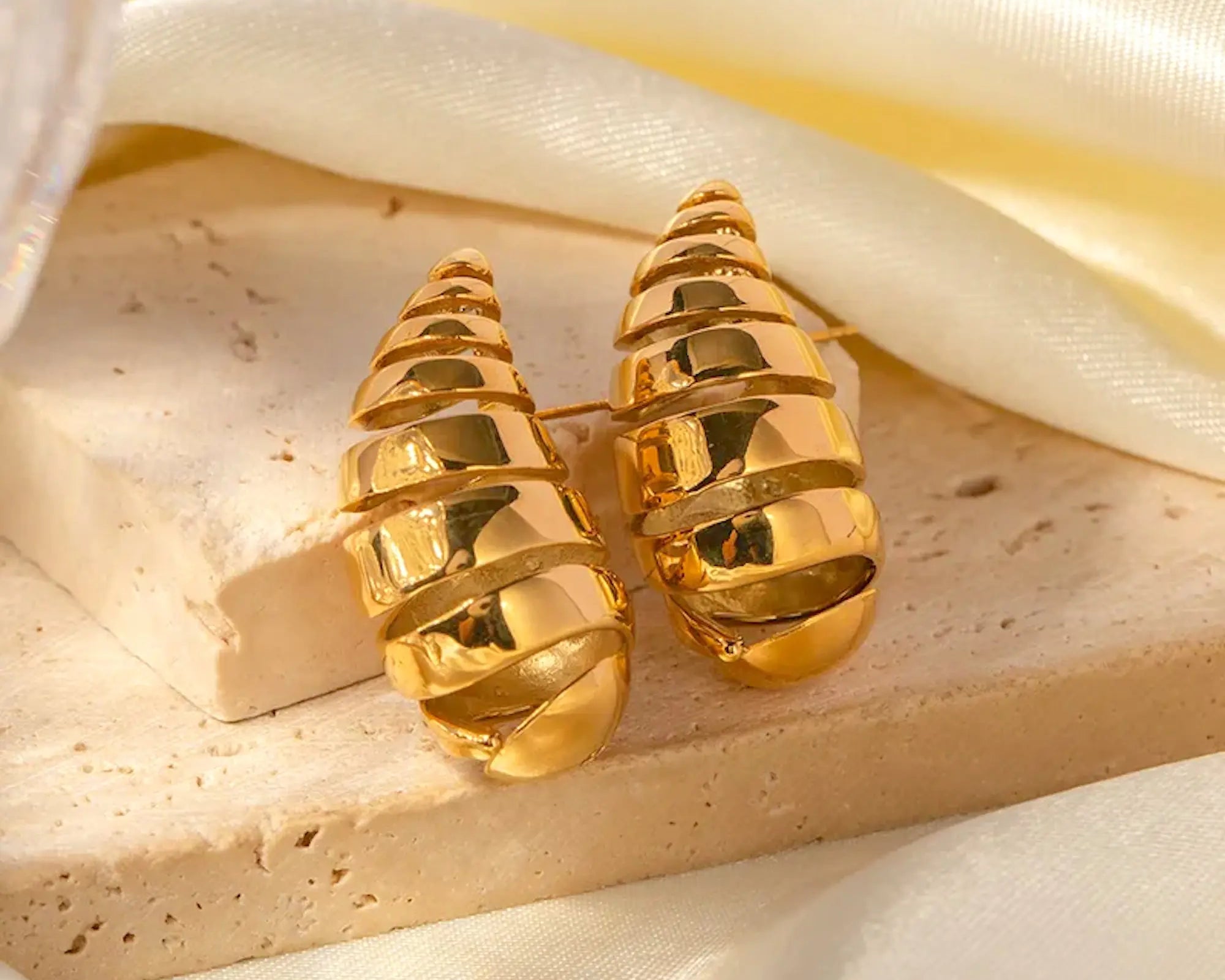 Salve Teardrop Chunky Spiral Gold Earrings - Salve