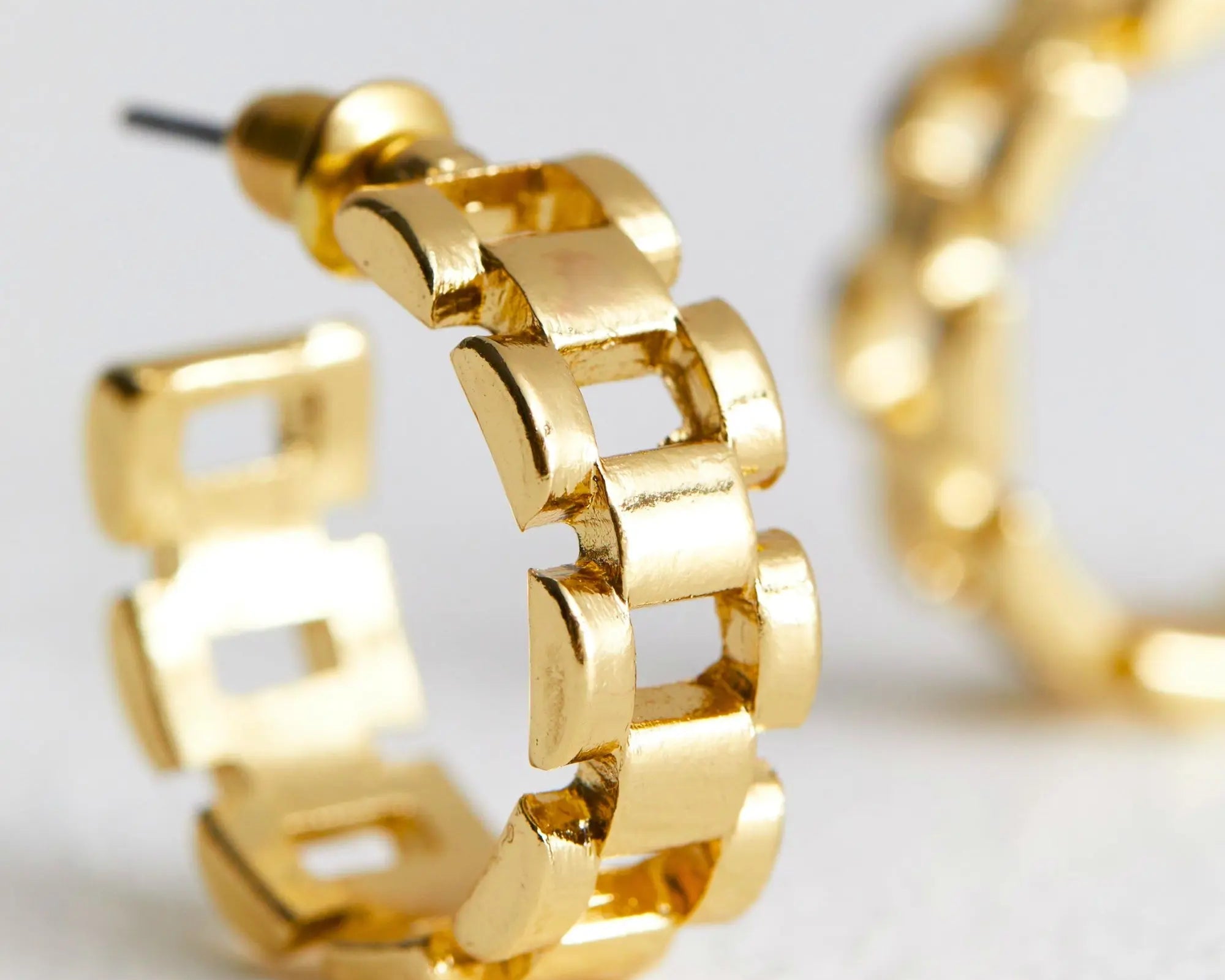 Salve Small Chunky Watch-Link Design Gold Hoop Earrings - Salve