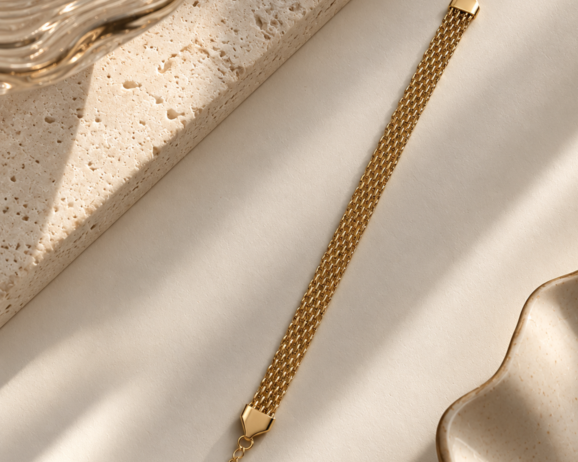 Gold-Toned Mesh Adjustable Bracelet - Salve