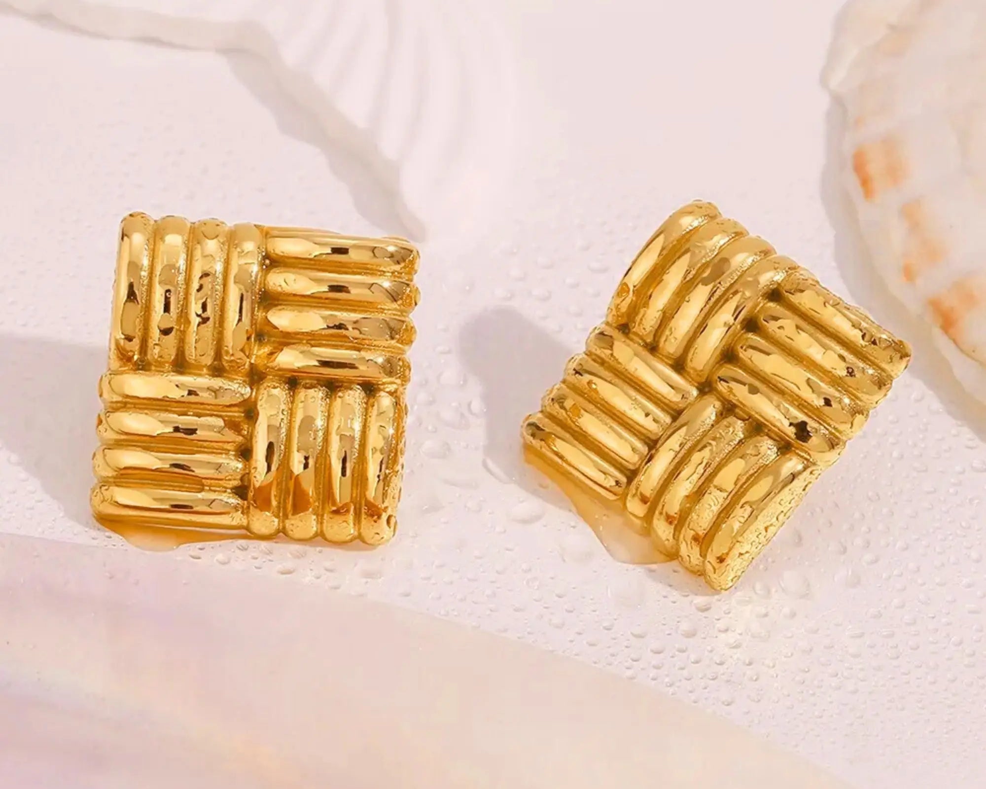 Salve Geometric Square Gold Earrings - Salve