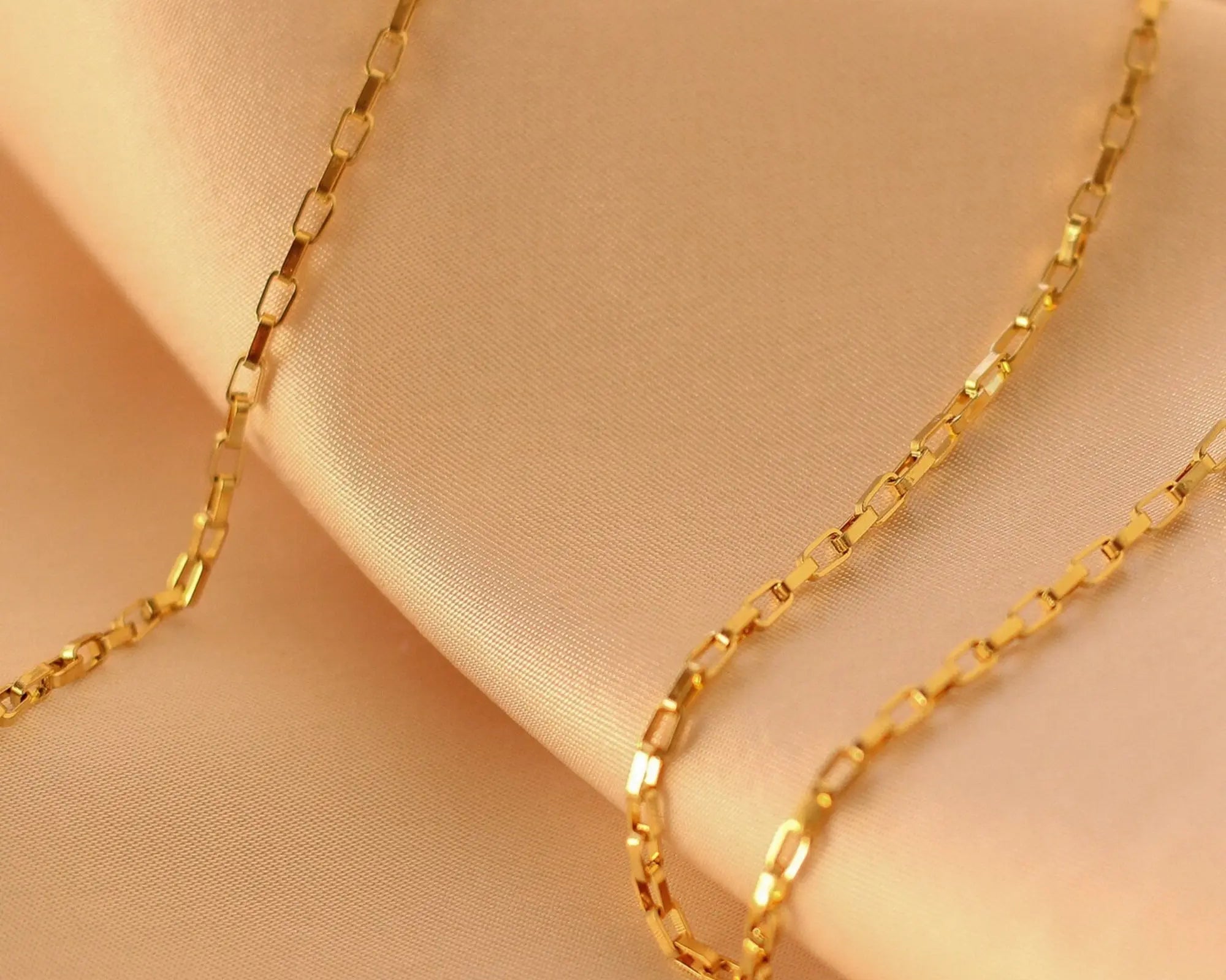 Salve Rectangle Box Chain Link Necklace - Salve