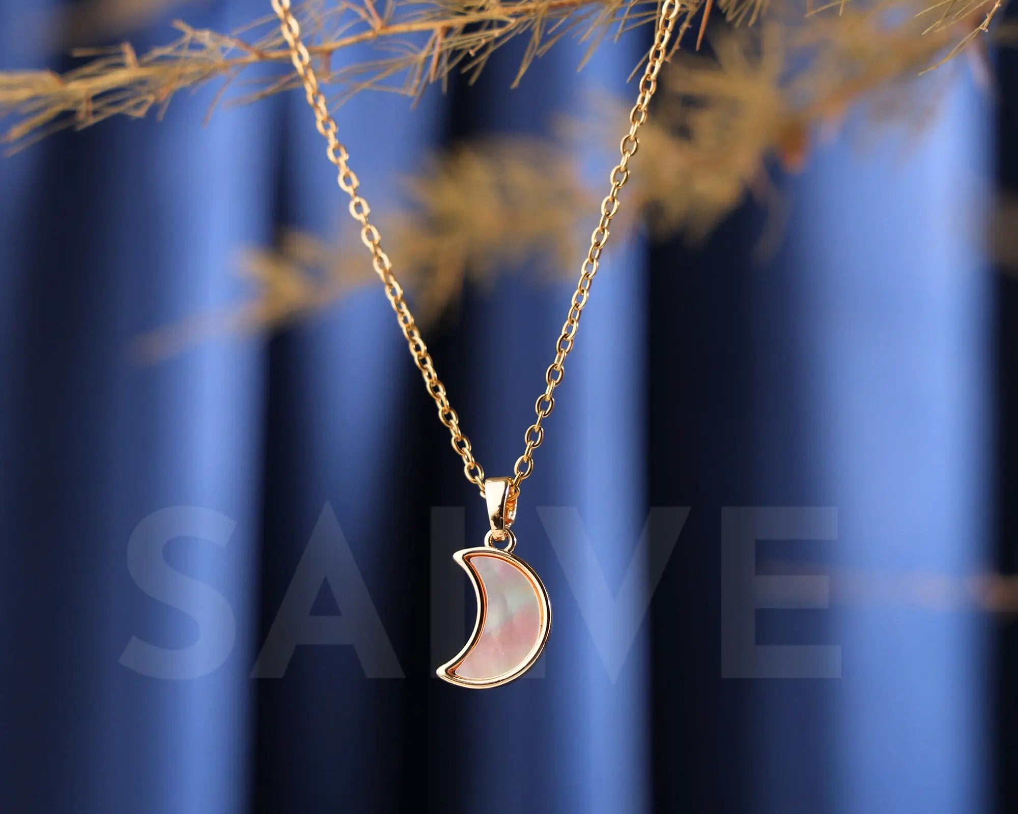 Salve Celestial Crescent Moon Pendant - Salve