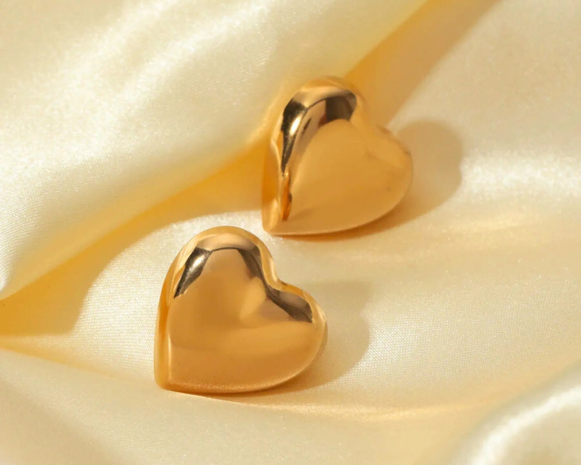 Salve Heart-Shaped Oversized Stud Earrings - Salve