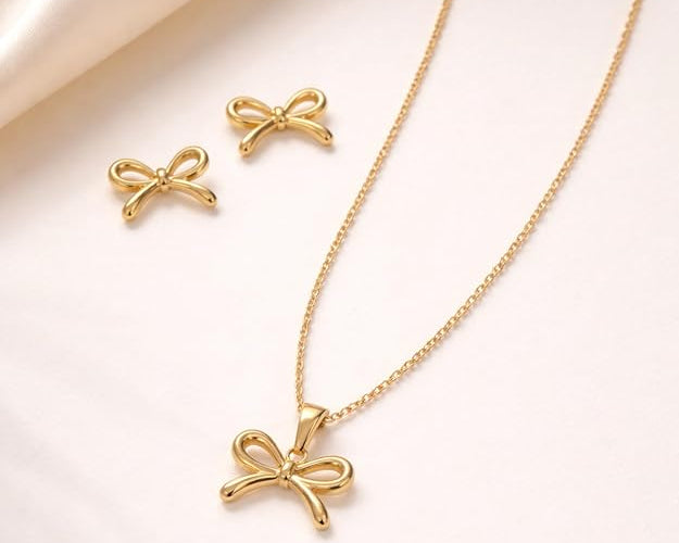 Bow-Mance Stud Earrings & Pendant Set SALVE