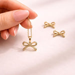 Bow-Mance Stud Earrings & Pendant Set SALVE