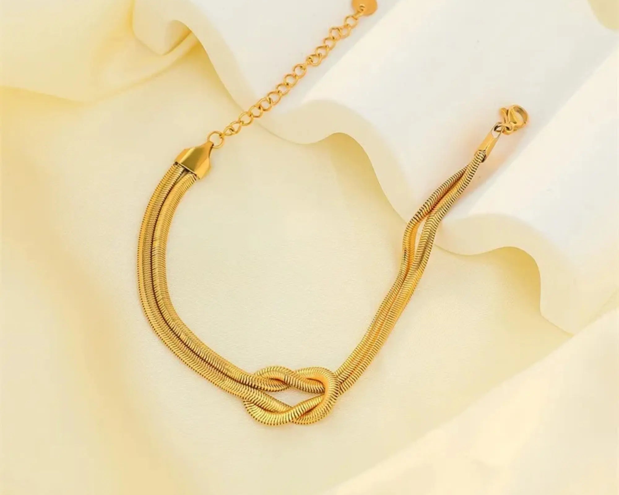 Salve Herringbone Knotted Gold Bracelet - Salve