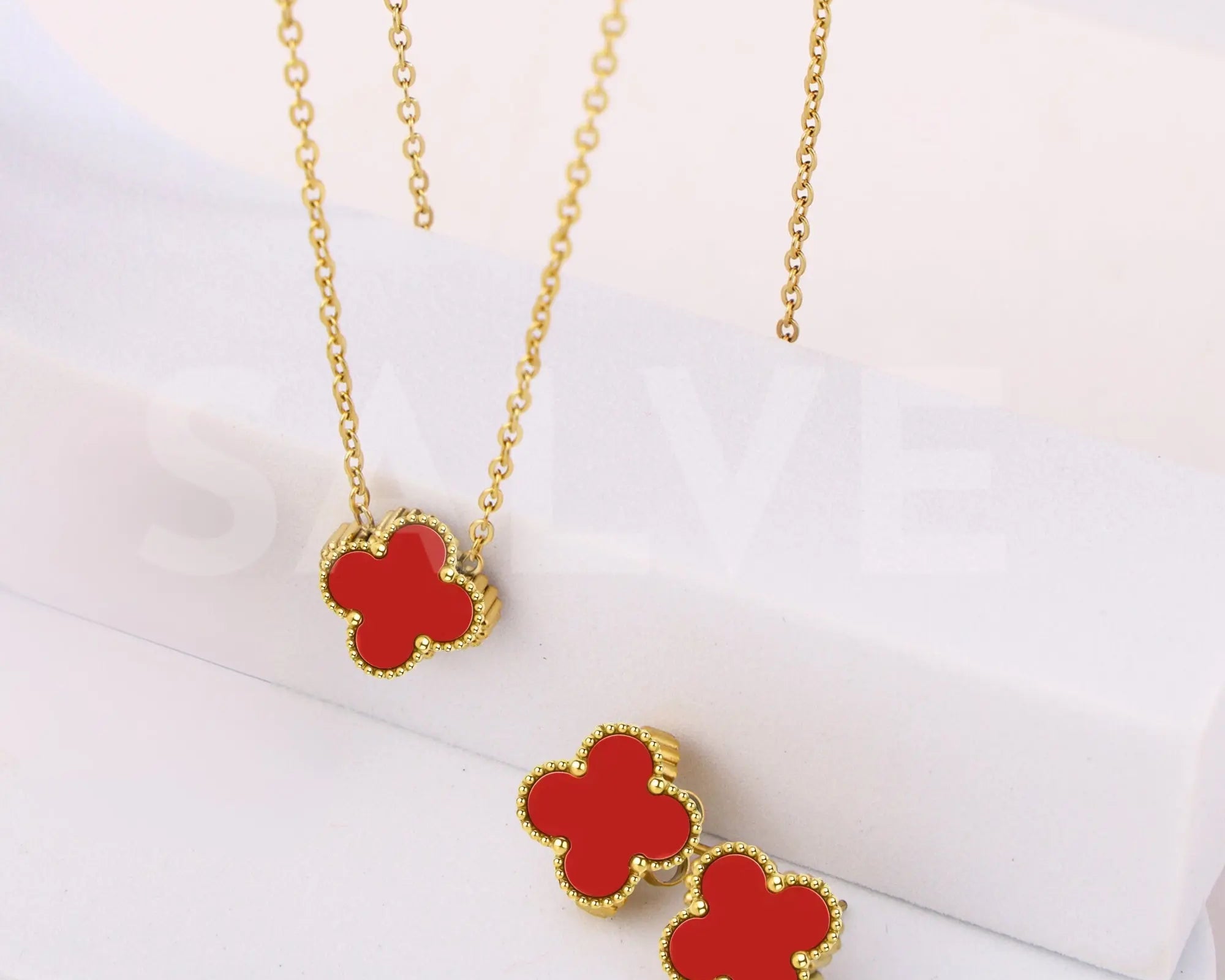 Salve Red Clover Pendant Set for Women - Salve