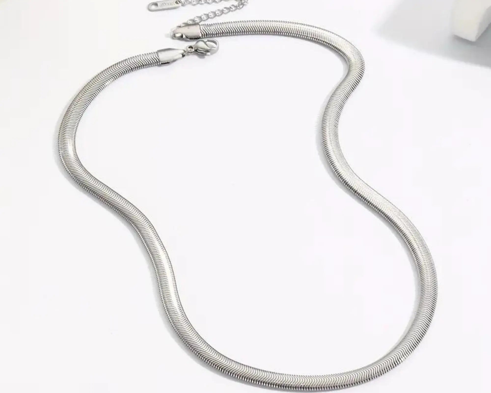 Salve Men Herringbone Silver-Toned Chain - Salve