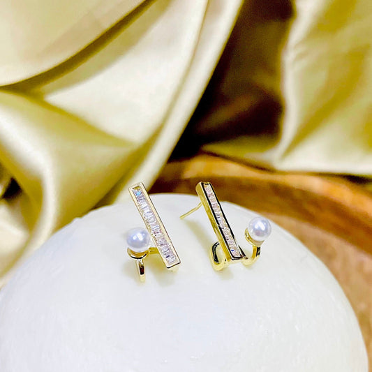 Salve 'Elegant' Pearl Drop Rhinestone Embedded Gold Anti-Tarnish Earrings