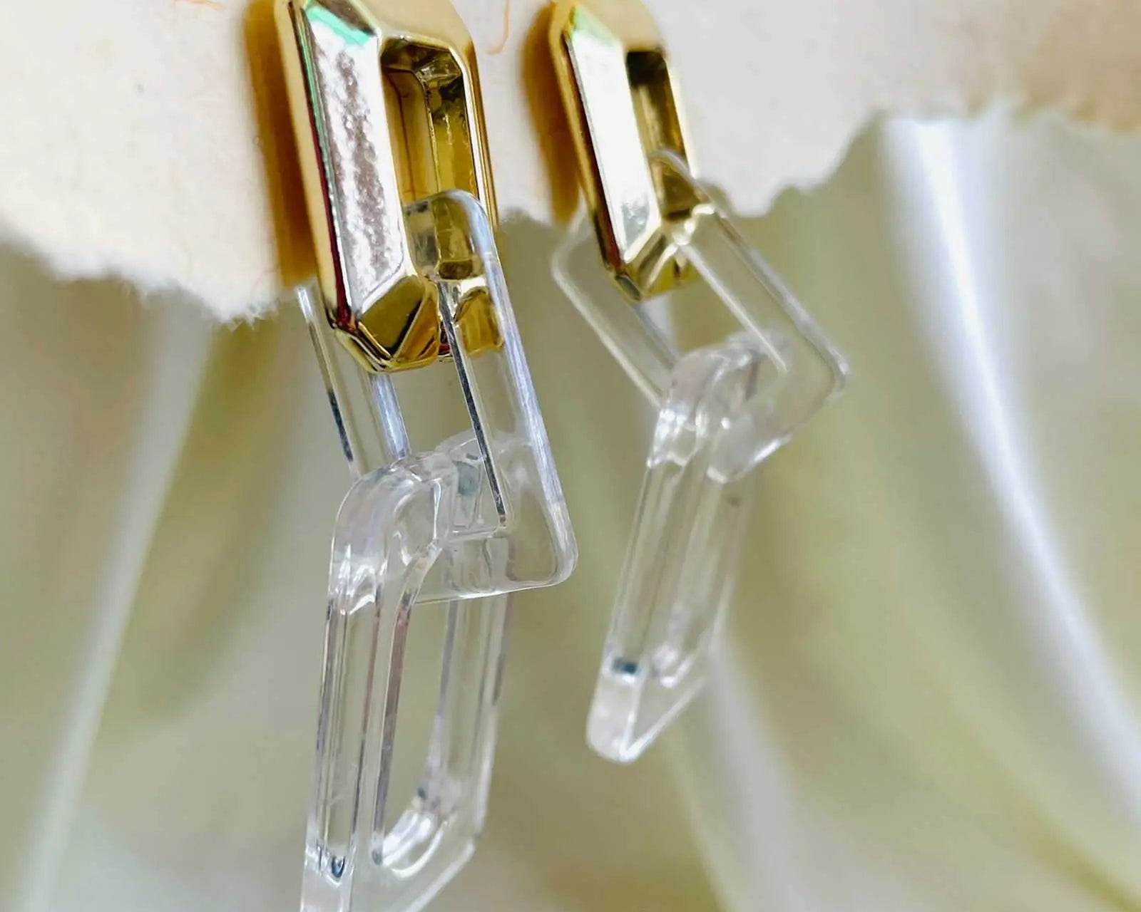 Salve Quirky Classy Geometric Rectangular Chain Link Gold Drop Earrings - Transparent SALVE